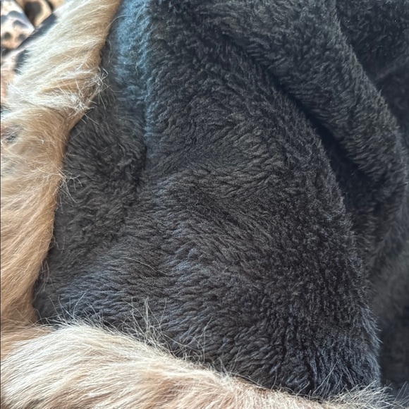 Leopard Faux Fox Fur Trim Cape or Wrap Size OS - Picture 7 of 12